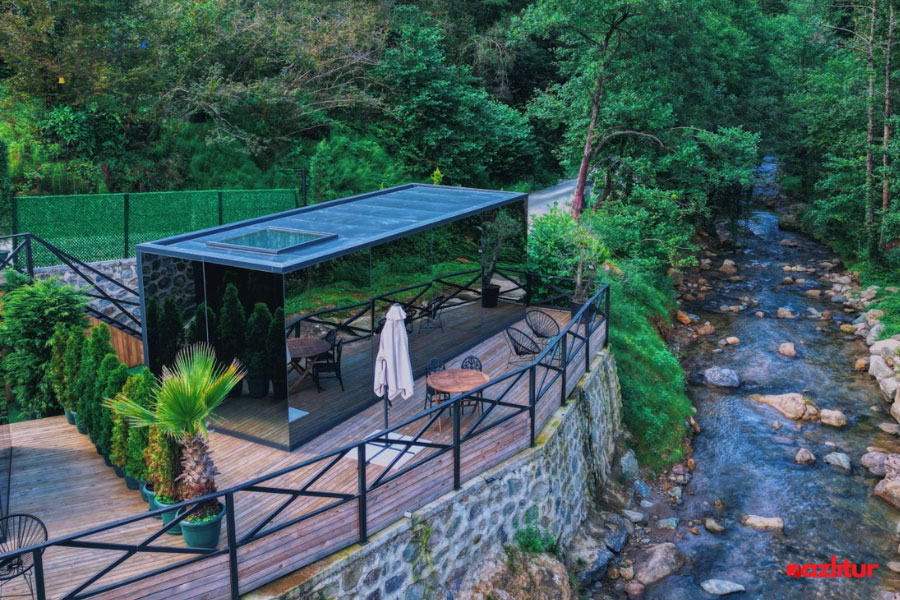 Jakuzili Orman ve Dere Manzaralı Balayı Tatili
